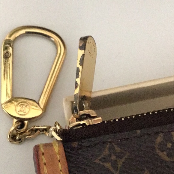 Louis Vuitton Monogram Cherry Blossom Coin/Key Case - Picture 9 of 9